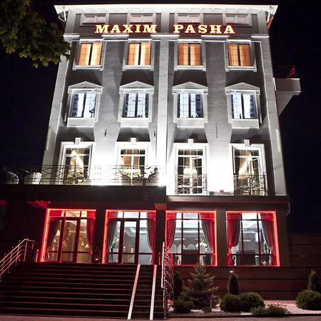 Maxim Pasha Hotel Chisinau Exterior foto