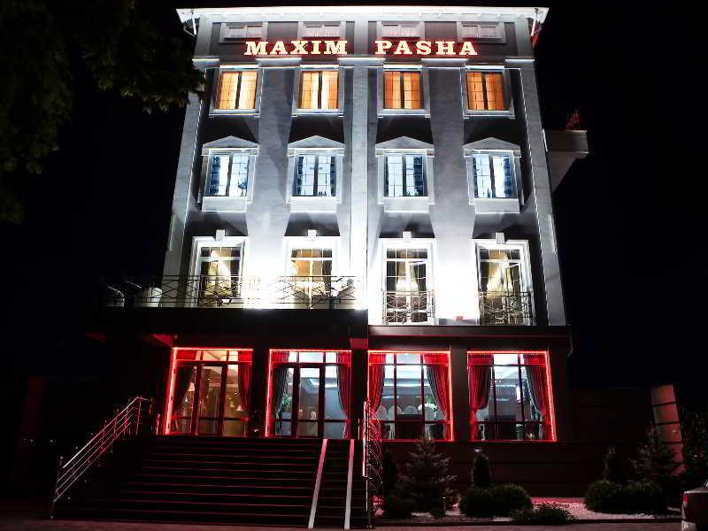 Maxim Pasha Hotel Chisinau Exterior foto