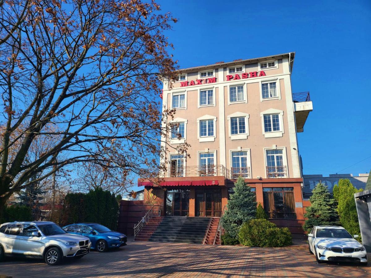 Maxim Pasha Hotel Chisinau Exterior foto